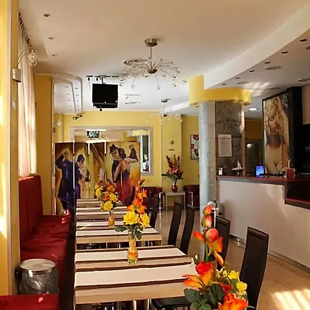 Cristal Hotel 3*